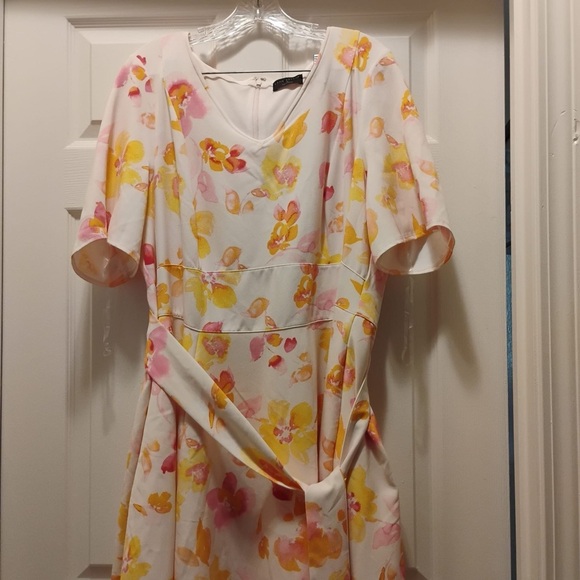 NWT Lane Bryant Floral Yellow Pink Midi Dress V-Neck Pockets Lena Summer Size 22 - Picture 4 of 5